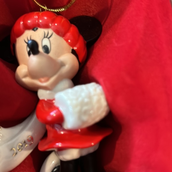 Lenix, Disney, 2019 annual Minnie mouse, skating ornament, Skate away, Minnie - Picture 3 of 8